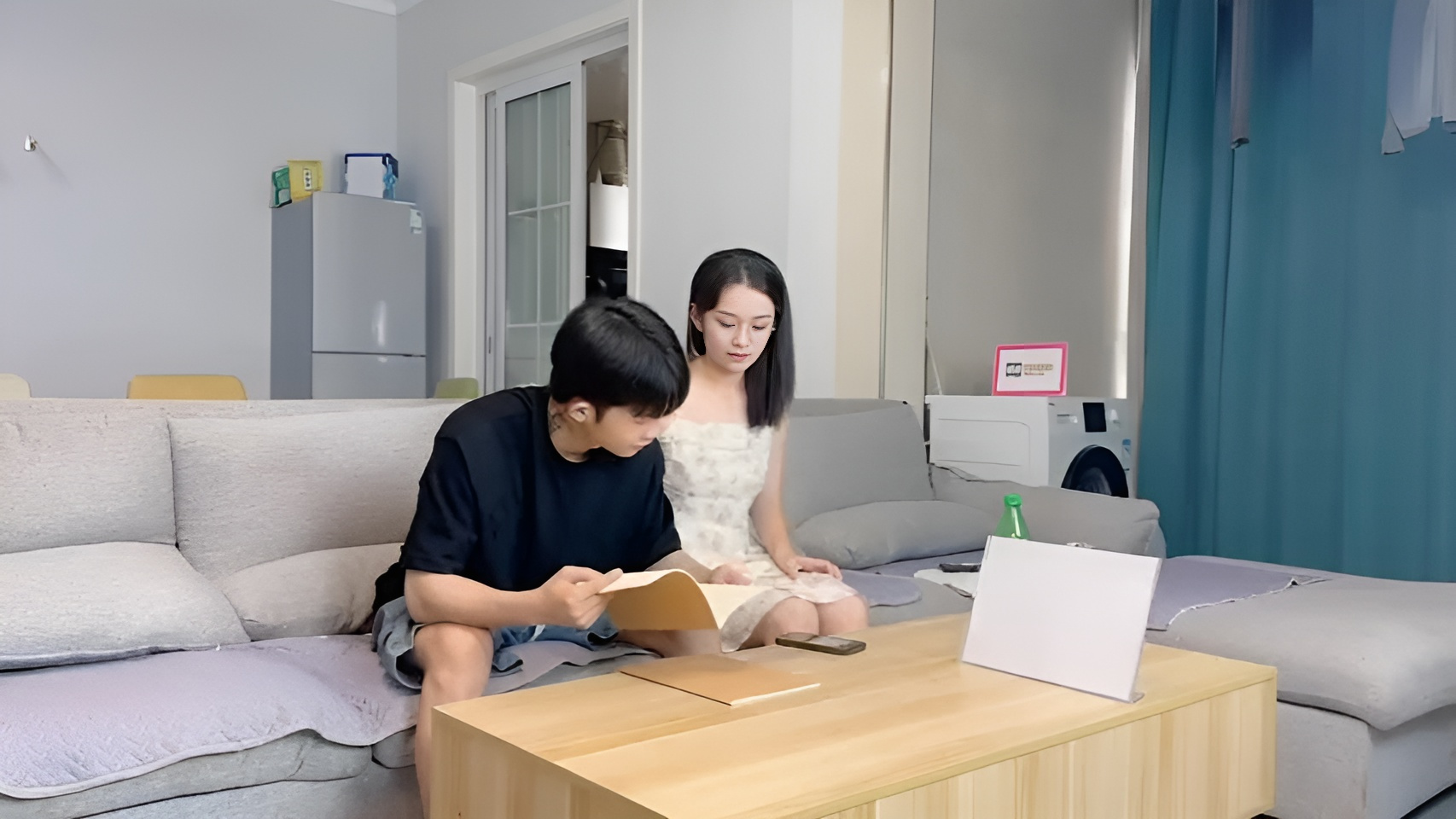 ML-7 Membaca buku juga tidak nyaman bagi adik ipar saya